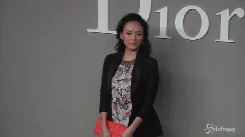 Zhang Ziyi, Carina Lau e Gwei Lun Mei a sfilata Dior a Hong Kong