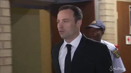 Pistorius torna a banco testimoni. Procuratore: Nasconde la verità