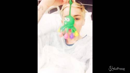 Miley Cyrus ricoverata per allergia, annullata tappa "Bangerz tour"