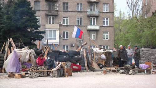 Ucraina, ancora barricate in strada a Donetsk