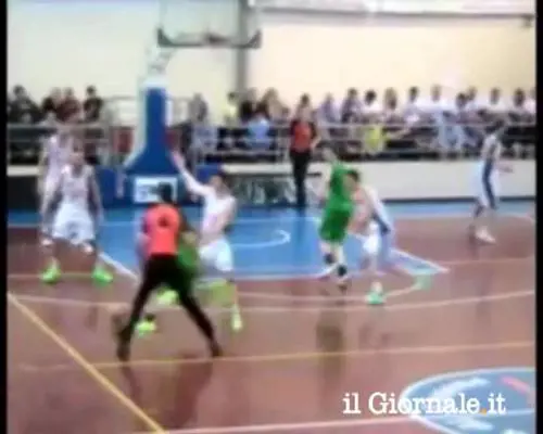 Basket dilettanti: il canestro impossibile di Radaelli