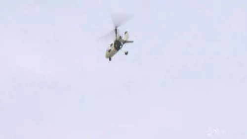 Acrobazie aeree mozzafiato nei cieli cinesi: a Tianjin velivoli leggeri scatenati 