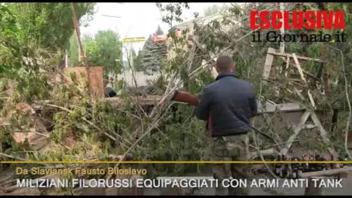 Militanti filorussi equipaggiati con armi anti tank