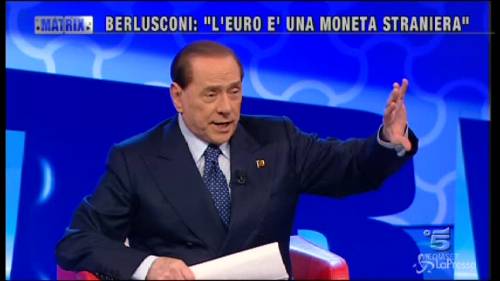 Berlusconi: "Se Bce non cambia, uscire dall'euro"