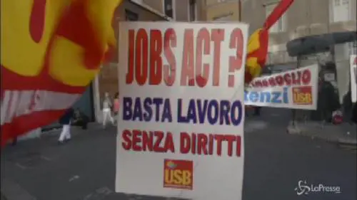  Il sindacato Usb manifesta contro il dl lavoro