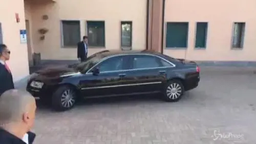 Berlusconi a Cesano Boscone, la contestazione 
