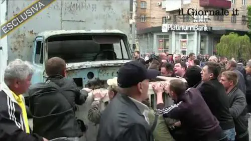 Donne cantano l'inno dell'Unione sovietica