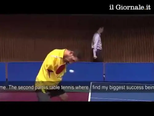 Fenomeno del ping pong, gioca senza braccia