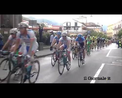 Giro d'Italia a Nocera, un ciclista urla "Terroni"