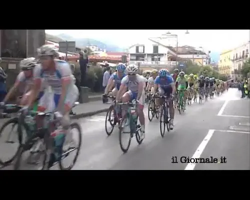 Giro d'Italia a Nocera, un ciclista urla "Terroni"