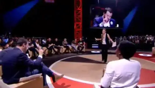 La Kyenge regala una banana a Salvini