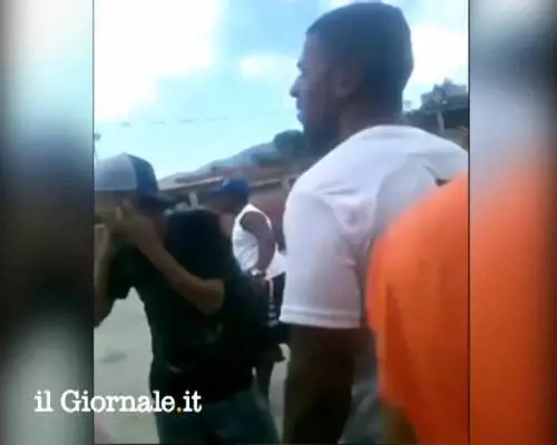 Brasile, festeggiano il rigore con il mitra