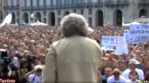 Grillo: "Io come Hitler? No, sono oltre"