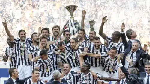 La Juve festeggia lo scudetto e i 102 punti