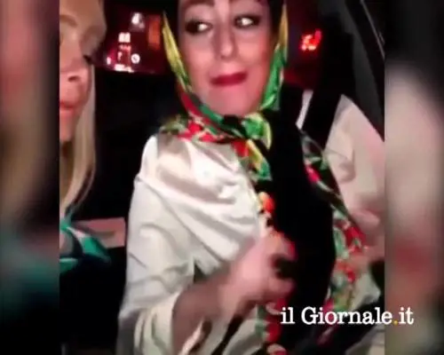 Iran, selfie alla guida causa incidente 