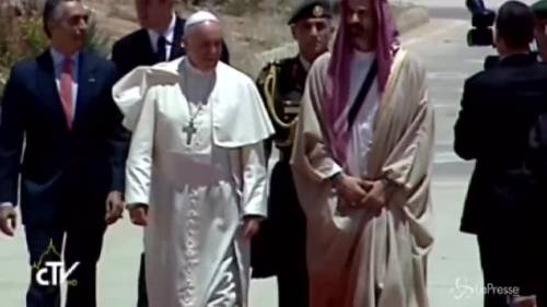 Il Papa in Terrasanta: l'arrivo in Giordania