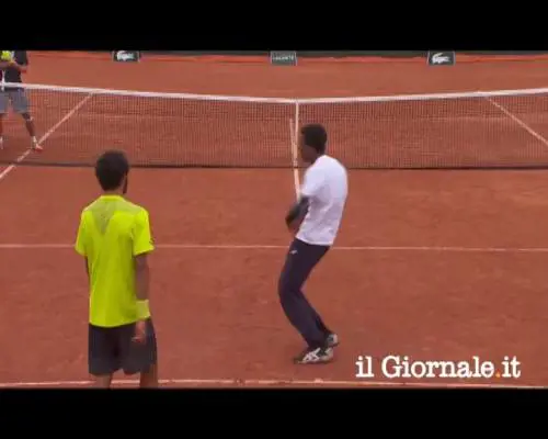 Roland Garros, break dance nel prepartita