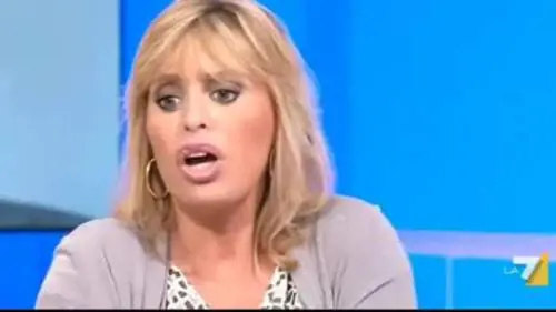 Mussolini: "Inchiniamoci al fascismo"