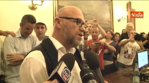 Livorno, Nogarin: "Cominceremo dalle macerie"