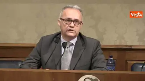 Mauro: "Dietro alla mia rimozione c'è Renzi"