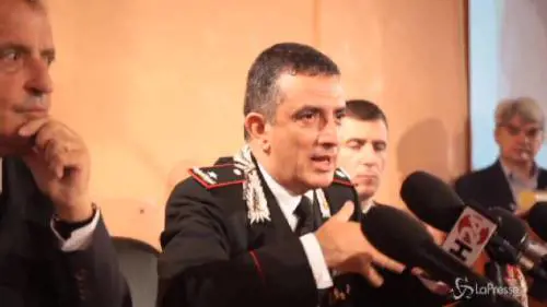 Motta Visconti, sgozza moglie e figli e va alla partita