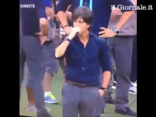 Löw, mano nel naso e poi a Cristiano Ronaldo