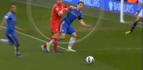 Suarez è recidivo: morse anche Ivanovic