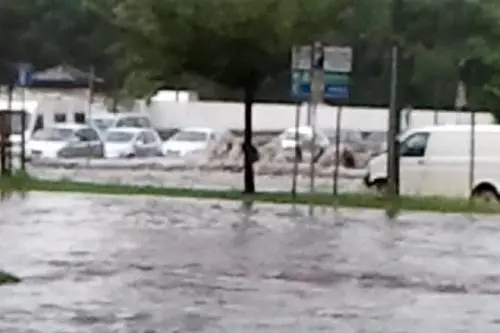 Il Seveso esonda e allaga Milano