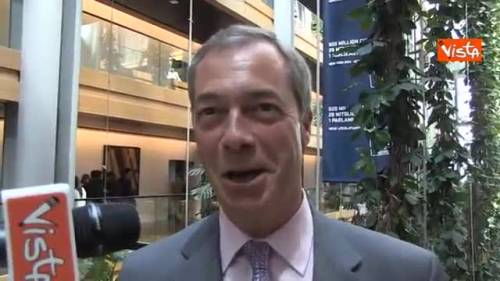 Farage: "Giusto voltare le spalle all'inno dell'Europa"