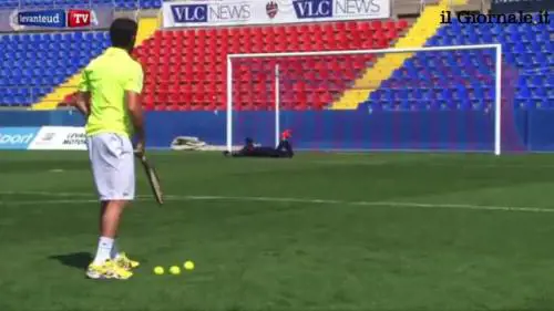Costa Rica, Navas si allena con le palline da tennis