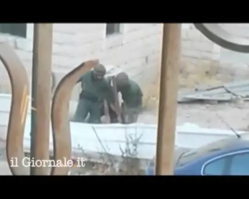 Israele, cittadino USA picchiato dalla polizia