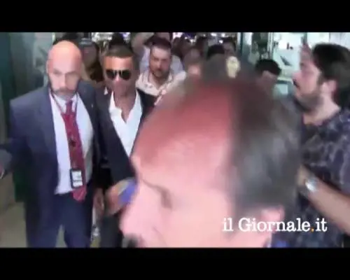 Ashley Cole accolto a Roma come un eroe