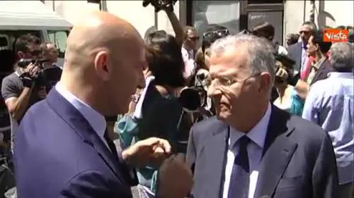 Battibecco fuori onda, Cicchitto a Minzoli: "Sei un eversivo"