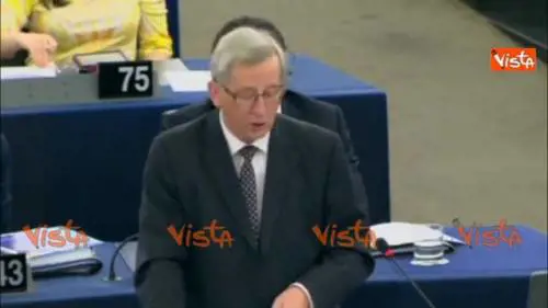 Juncker: "Ci sarà commissario per immigrazione"