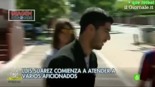Luis Suarez rimane chiuso fuori casa