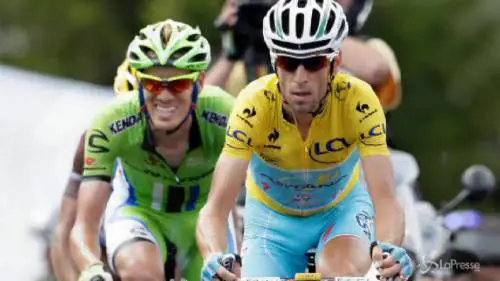 Nibali da Renzi a Palazzo Chigi in maglia gialla