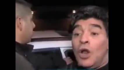 Maradona ubriaco parla coi giornalisti