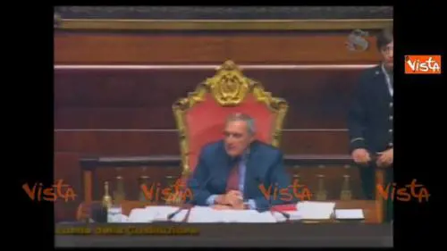 La Bianconi si sente male: seduta sospesa