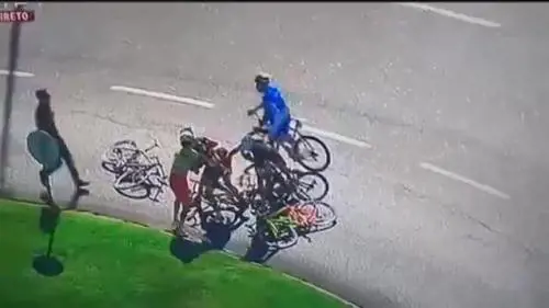 Rissa tra ciclisti al Tour del Portogallo