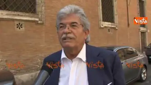 Razzi va in Corea: "Porto confetti abruzzesi per addolcirli"