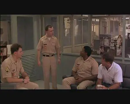 Good Morning Vietnam, la scena degli acronimi