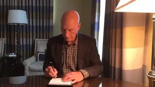 Patrick Stewart preferisce la donazione alla doccia