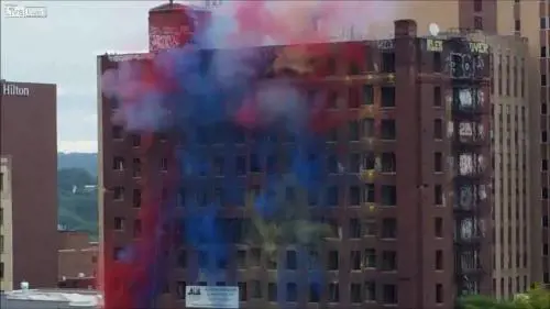 New York, abbattuto l'hotel Wellington