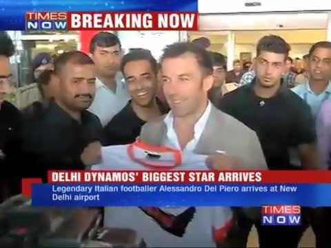 Arrivo di Del Piero in India. I fans in delirio