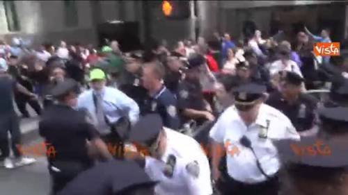 New York, tafferugli durante il sit a Wall Street