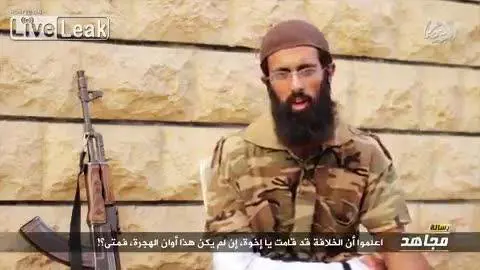 Isis, il jihadista a volto scoperto