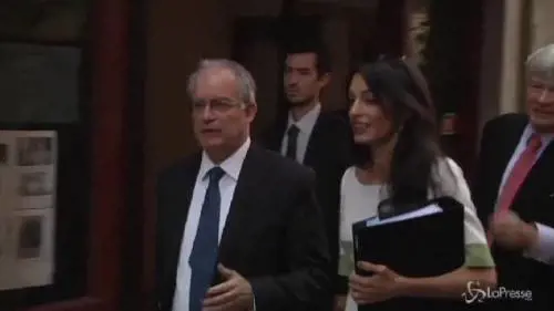 Amal ad Atene per riportare i fregi del Partenone