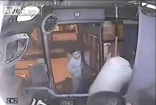 L'autista-giustiziere sventa una rapina