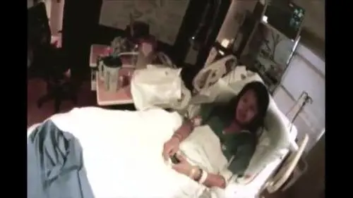 Infermiera con l'Ebola fa piangere il medico