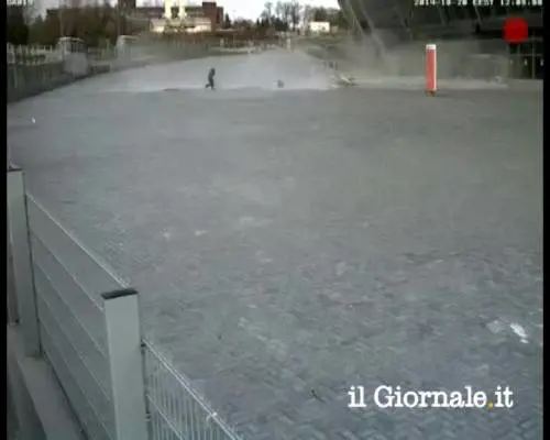 Ucraina, bomba allo stadio. Bimba salva per miracolo